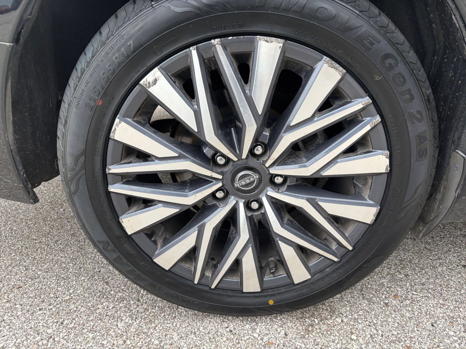 Used 2025 Nissan Altima 2.5 SV FWD image 29