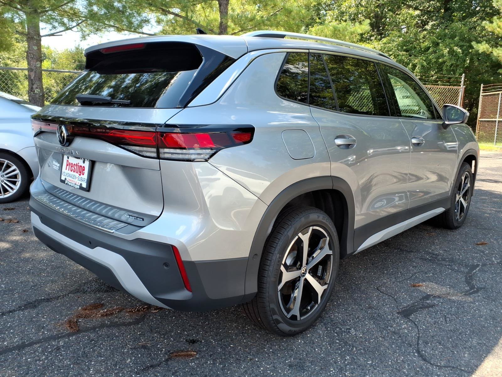 New 2026 Volkswagen Tiguan SE AWD/4WD image 2