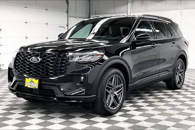 Used 2025 Ford Explorer ST-Line w/ Premium Package image 12