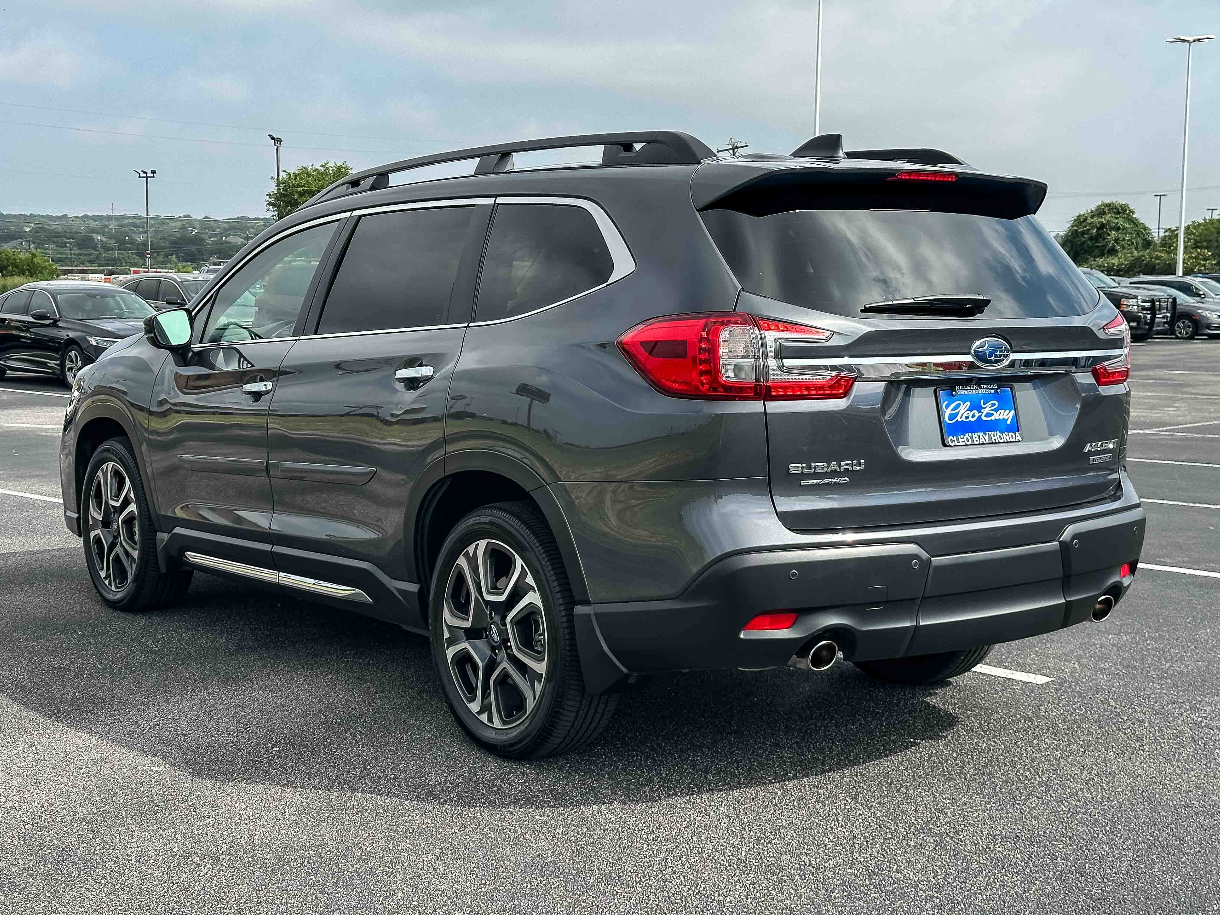 Used 2024 Subaru Ascent Touring AWD/4WD image 8