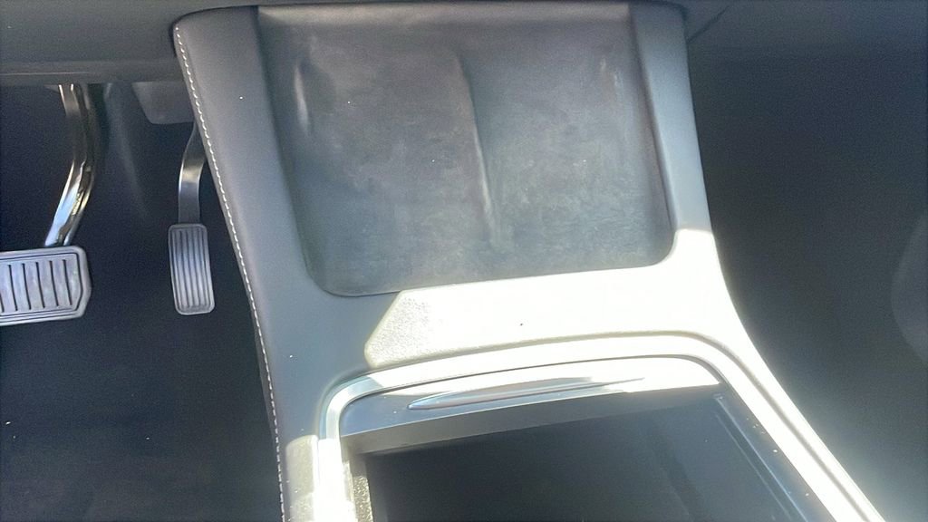 Used 2024 Tesla Model Y Long Range RWD image 18