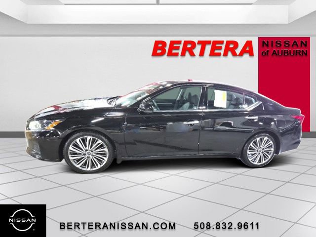 Used 2023 Nissan Altima 2.5 SL image 1