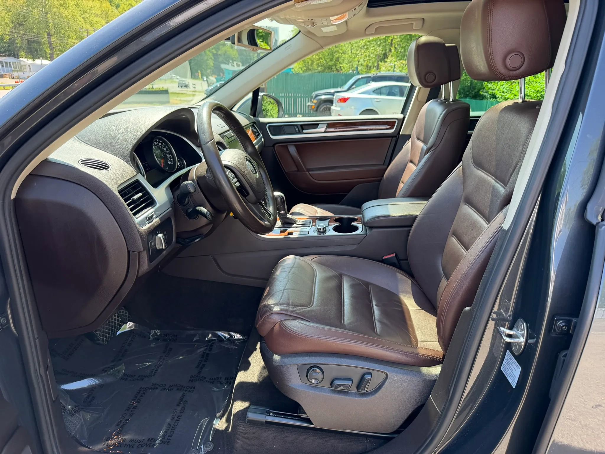 Used 2013 Volkswagen Touareg VR6 AWD/4WD image 27