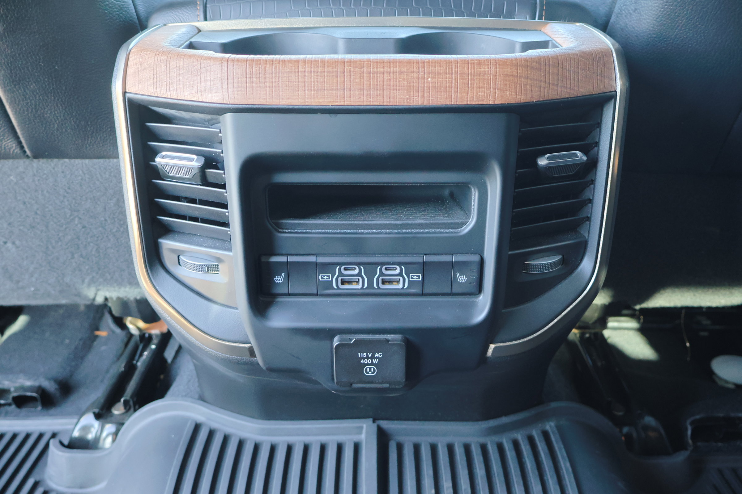 Used 2024 RAM 2500 Limited w/ Towing Technology Group image 26