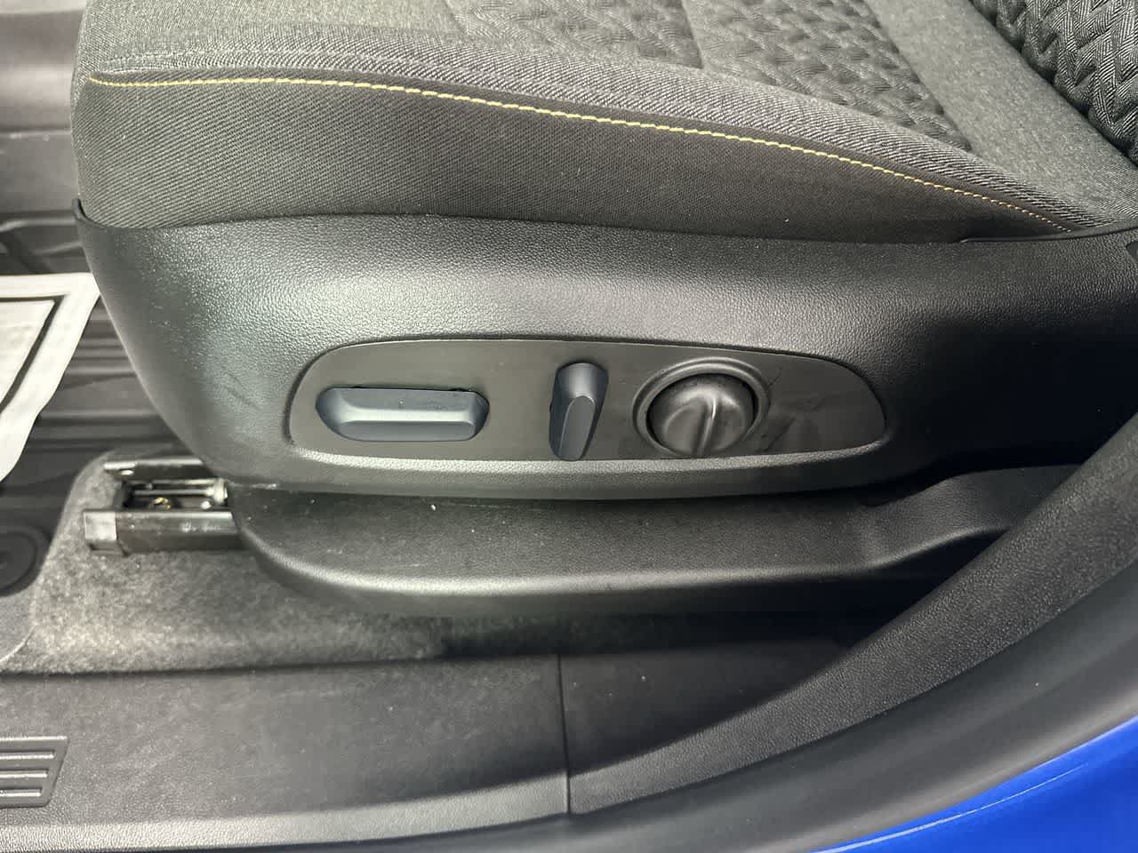 Used 2024 Chevrolet Equinox LT w/ LPO, Floor Liner Package FWD image 19