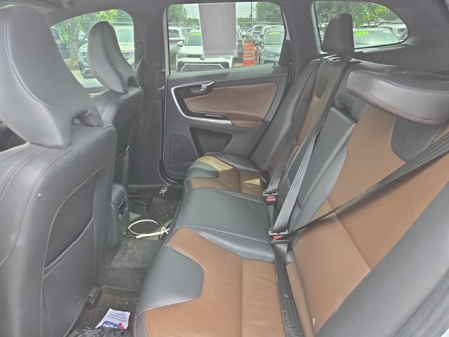 Used 2015 Volvo XC60 T6 Platinum FWD image 11