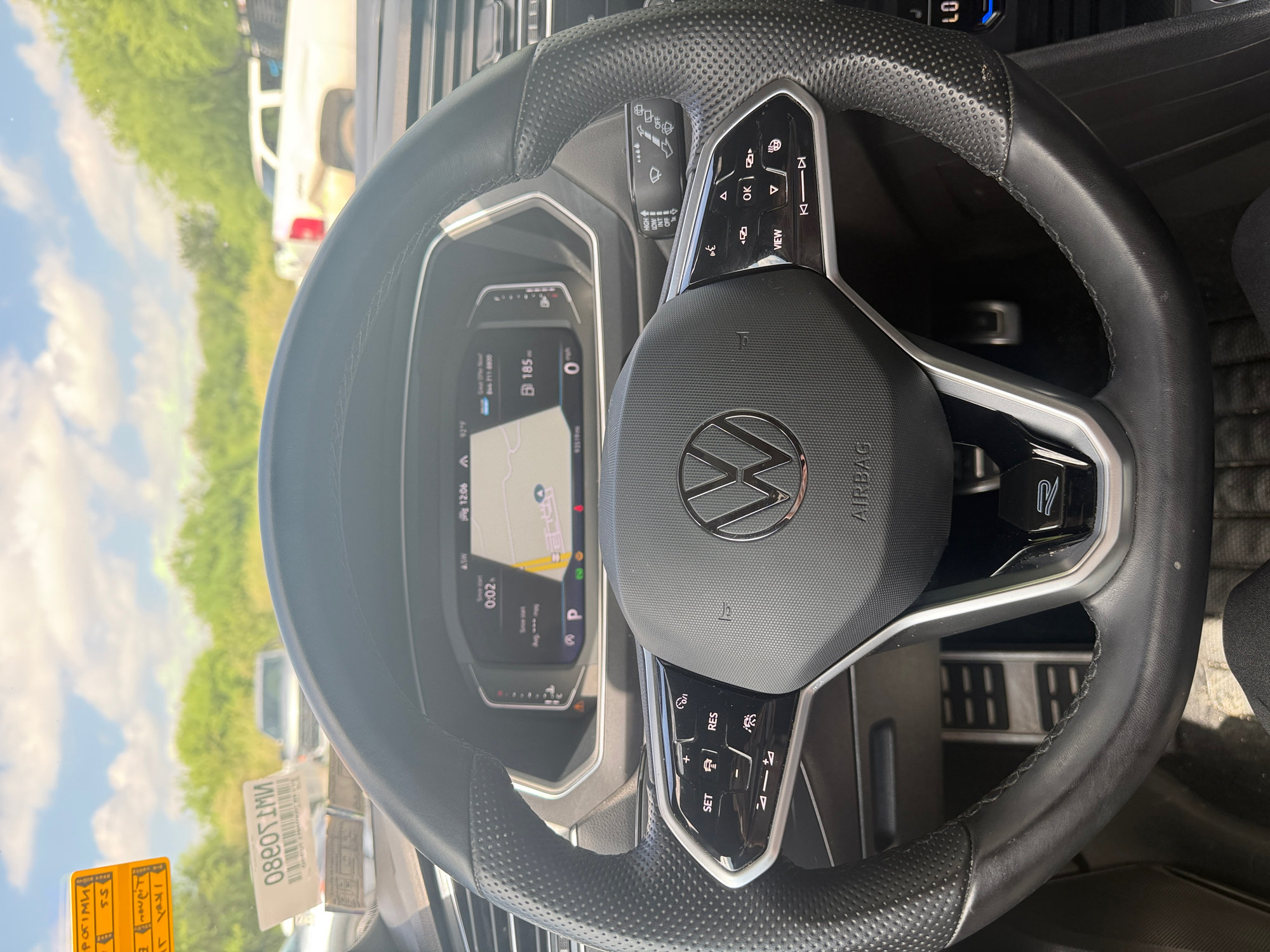Used 2022 Volkswagen Tiguan SEL R-Line AWD/4WD image 13