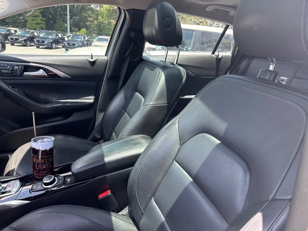 Used 2018 INFINITI QX30 Premium AWD/4WD image 14