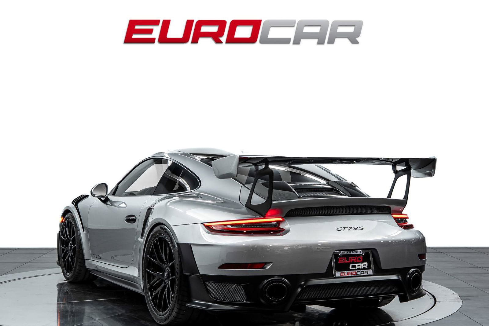 Used 2018 Porsche 911 GT2 RS RWD image 3