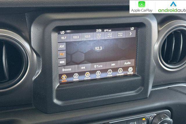Certified 2022 Jeep Gladiator Sport AWD/4WD image 17