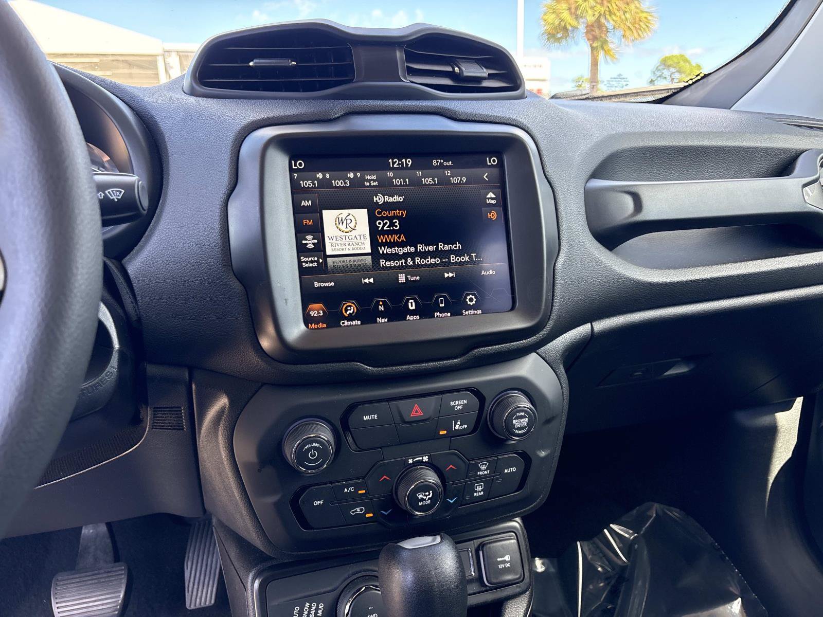 Certified 2023 Jeep Renegade Latitude AWD/4WD image 21