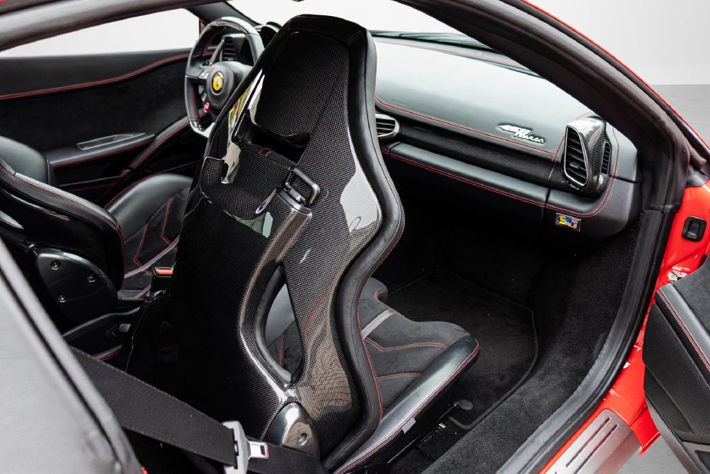 Used 2015 Ferrari 458 Italia Coupe RWD image 50