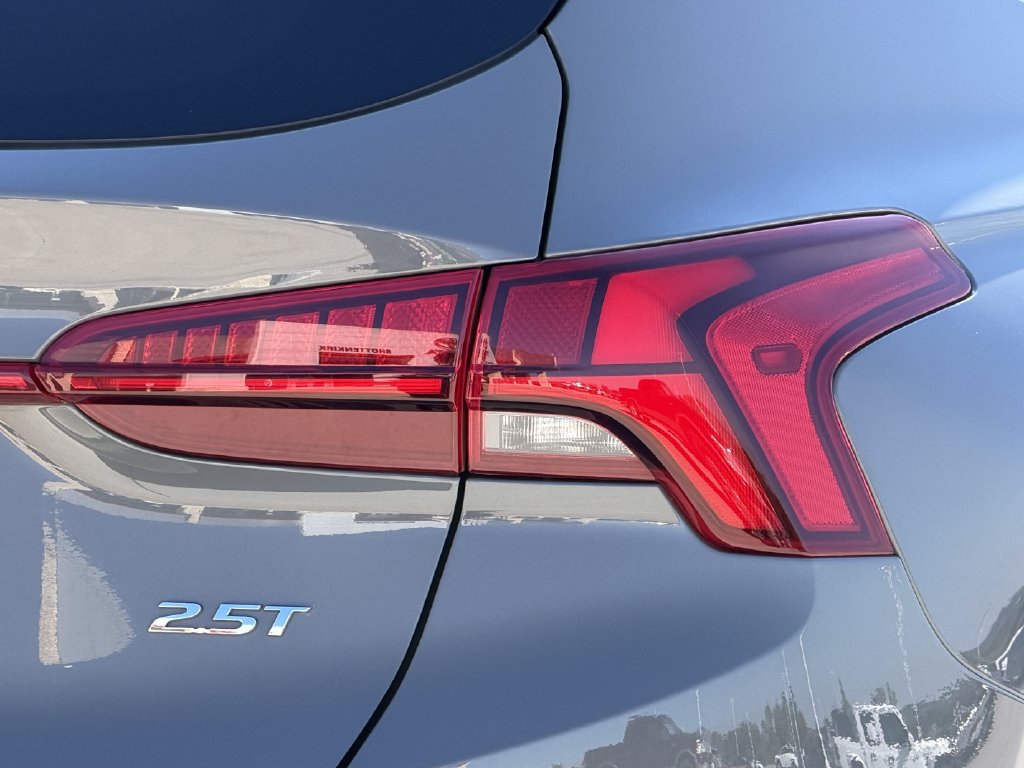 Used 2022 Hyundai Santa Fe Limited FWD image 10