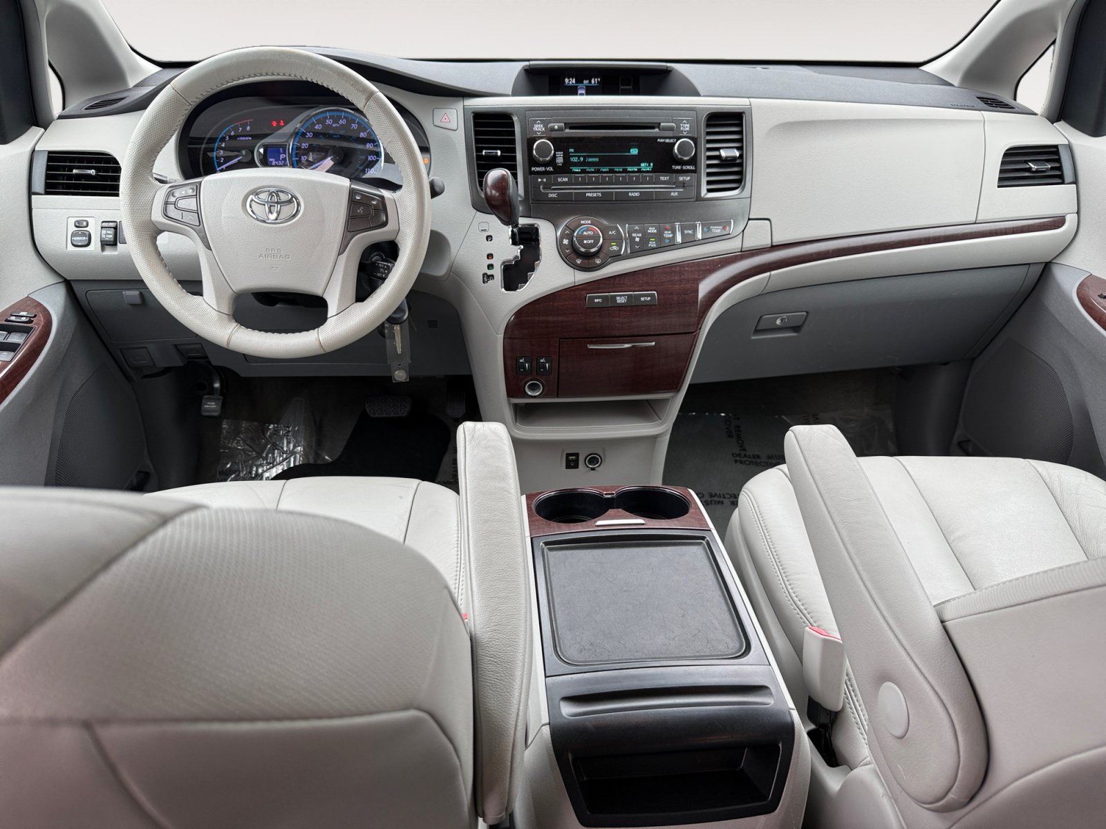 Used 2012 Toyota Sienna XLE FWD image 15