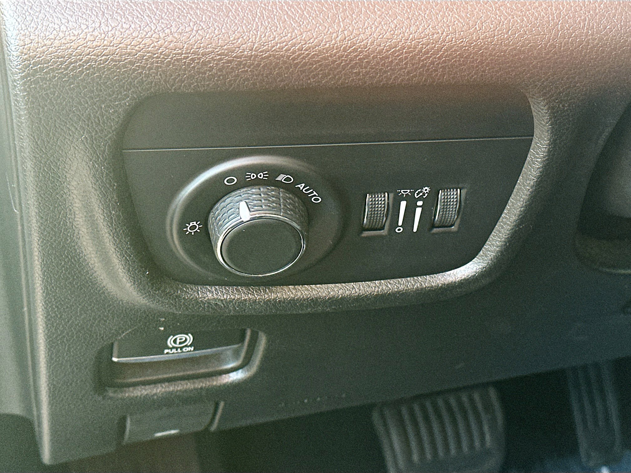 Used 2022 Jeep Grand Cherokee Laredo AWD/4WD image 17