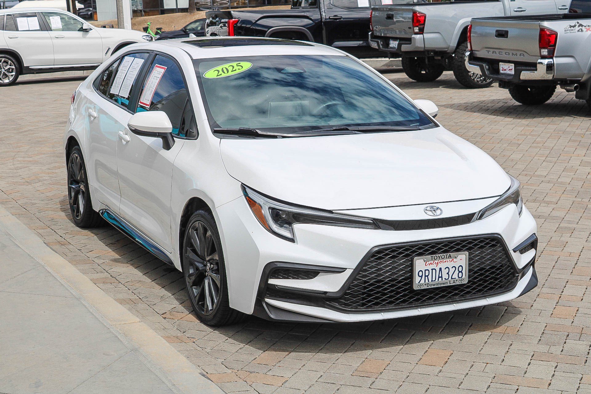 Certified 2025 Toyota Corolla SE w/ SE Premium Package FWD image 3