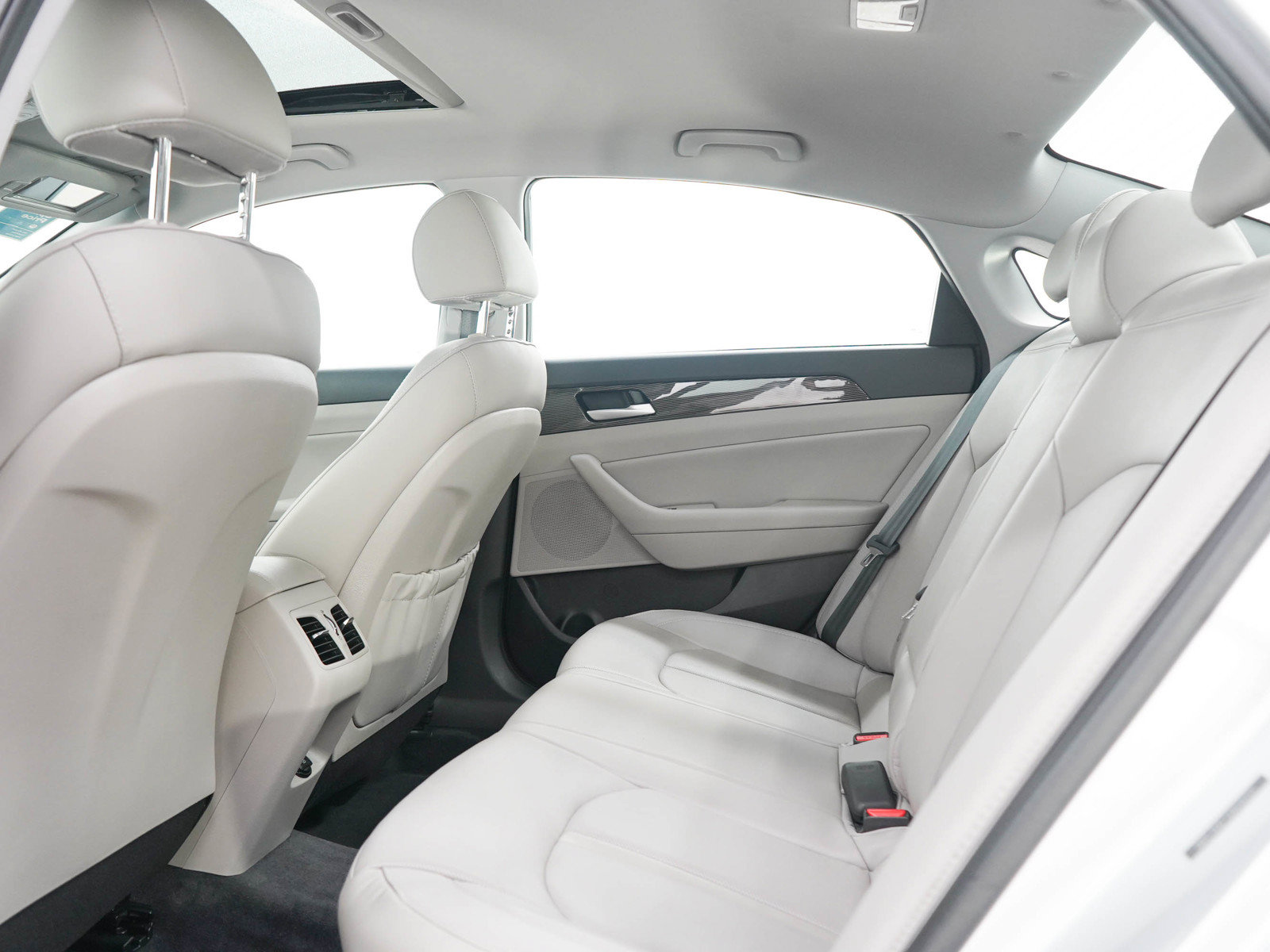 Used 2018 Hyundai Sonata Limited w/ Cargo Package FWD image 13