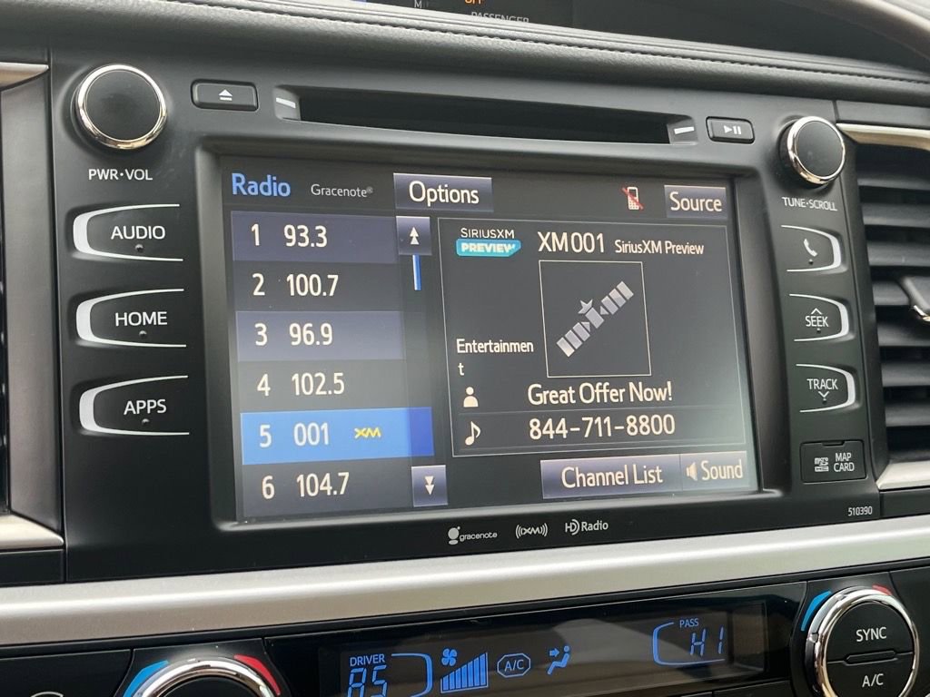 Used 2019 Toyota Highlander AWD V6 image 14