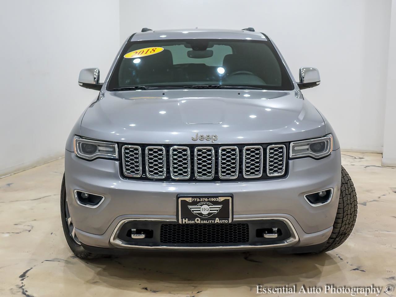 Used 2018 Jeep Grand Cherokee Overland AWD/4WD image 5