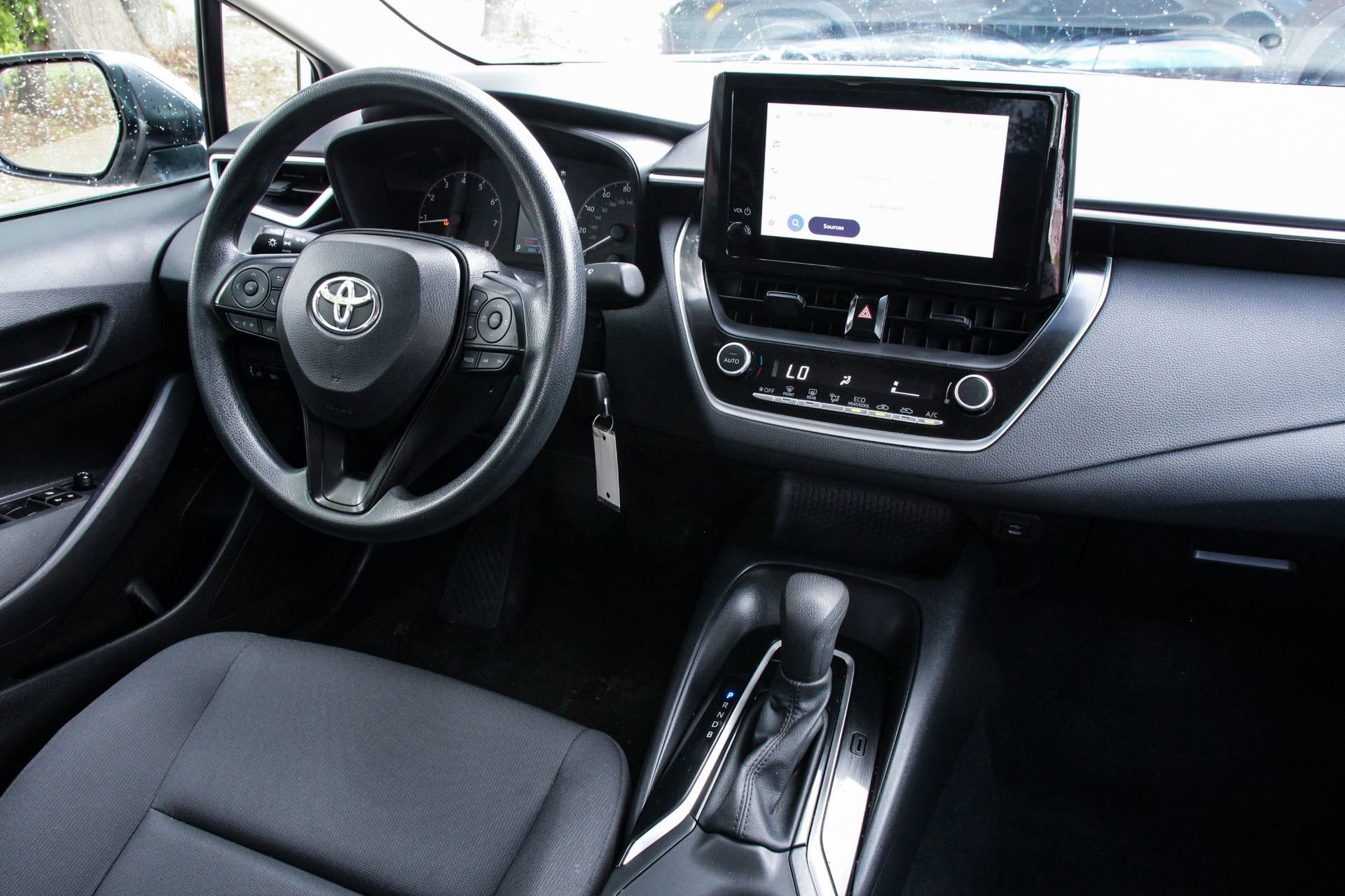 Used 2024 Toyota Corolla LE FWD image 30