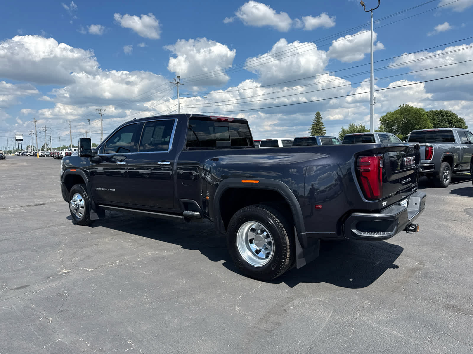 Certified 2026 GMC Sierra 3500 Denali w/ Denali Reserve Package AWD/4WD image 3