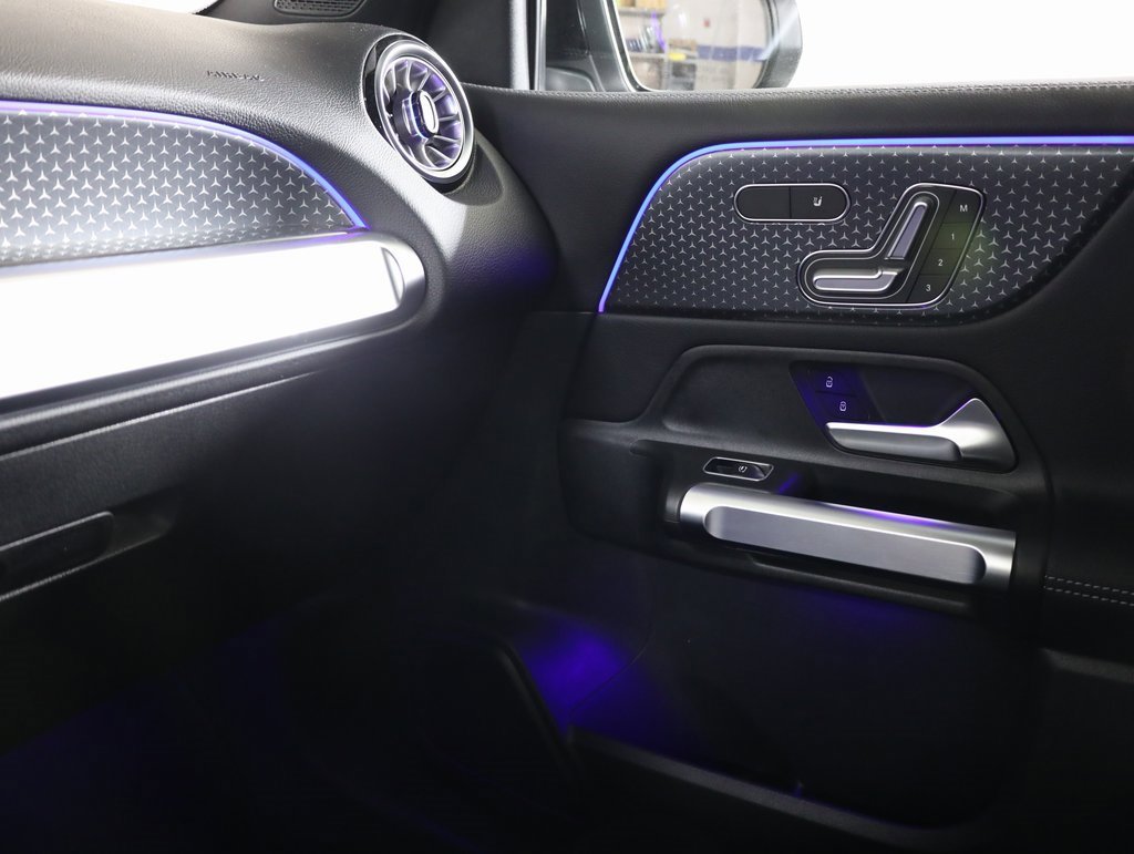 Certified 2025 Mercedes-Benz GLB 250 4MATIC image 21