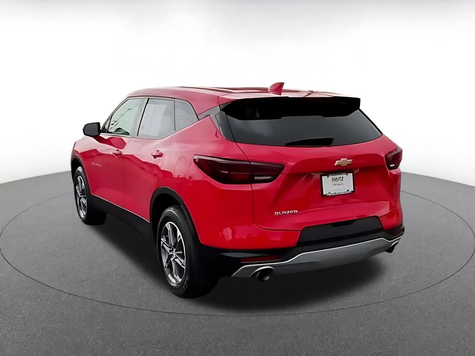 Used 2025 Chevrolet Blazer LT FWD image 9