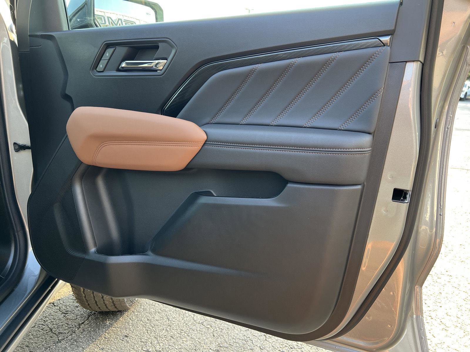 New 2026 GMC Canyon AT4 image 15