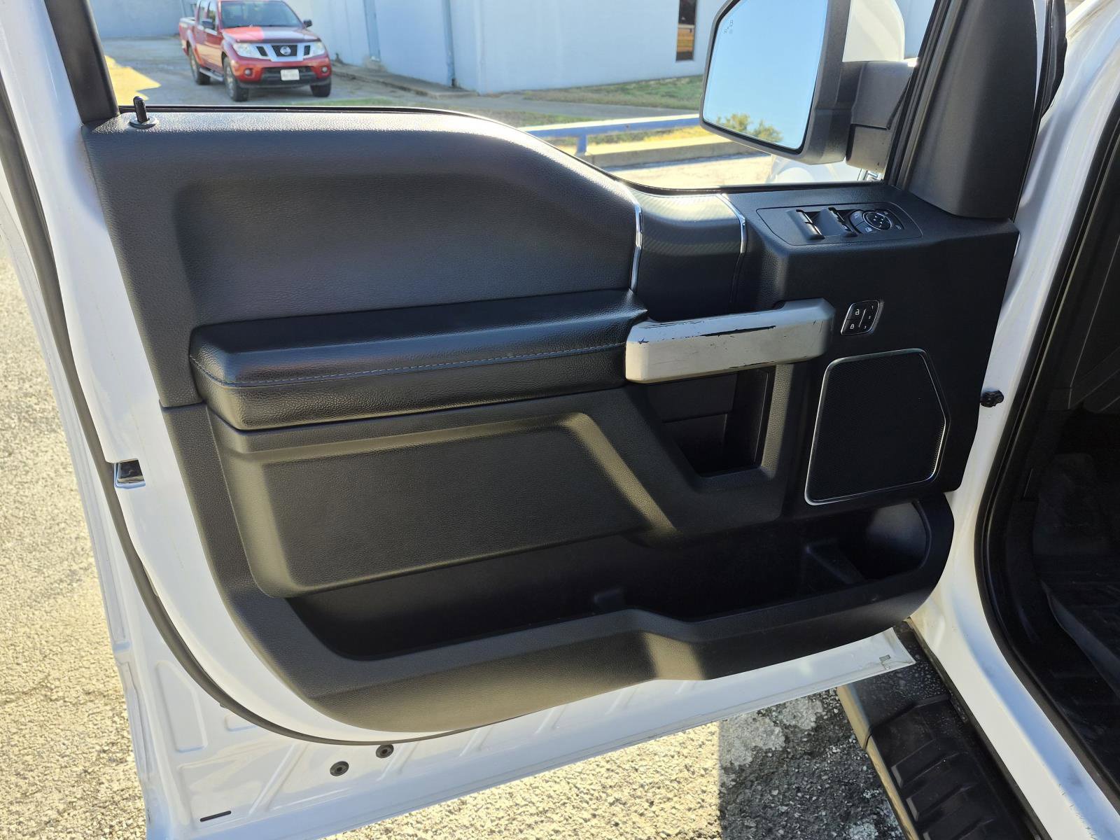 Used 2019 Ford F150 Lariat w/ Equipment Group 502A Luxury AWD/4WD image 16