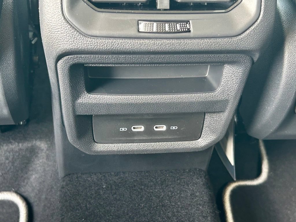 New 2026 Volkswagen Taos SE FWD image 41