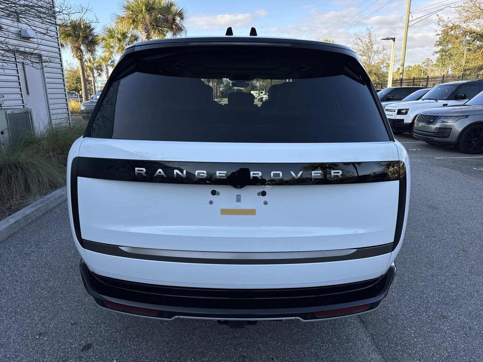 New 2026 Land Rover Range Rover Long Wheelbase SE image 7