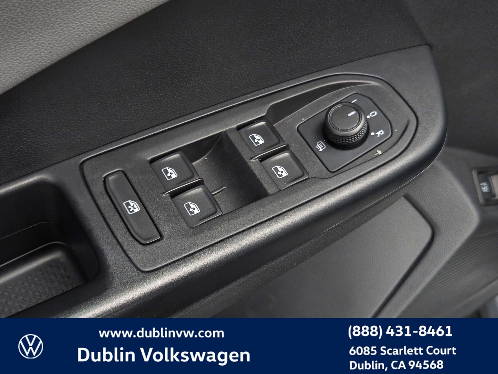Certified 2023 Volkswagen Taos SE FWD image 11