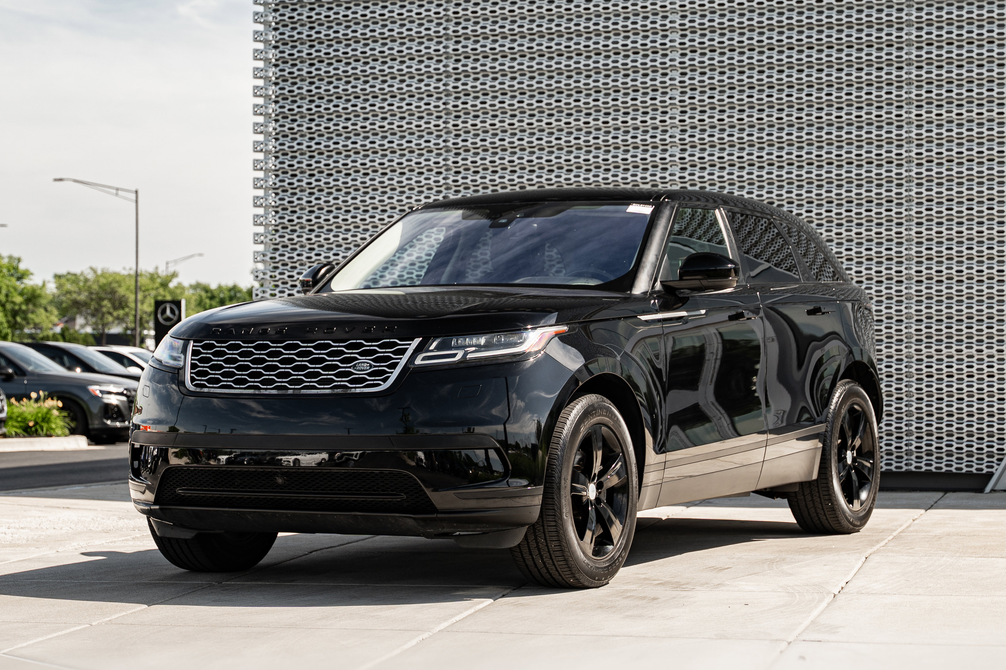 Used 2020 Land Rover Range Rover Velar S AWD/4WD image 7