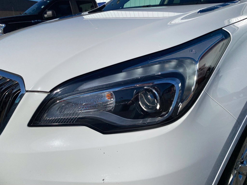 Used 2018 Buick Envision Essence FWD image 6