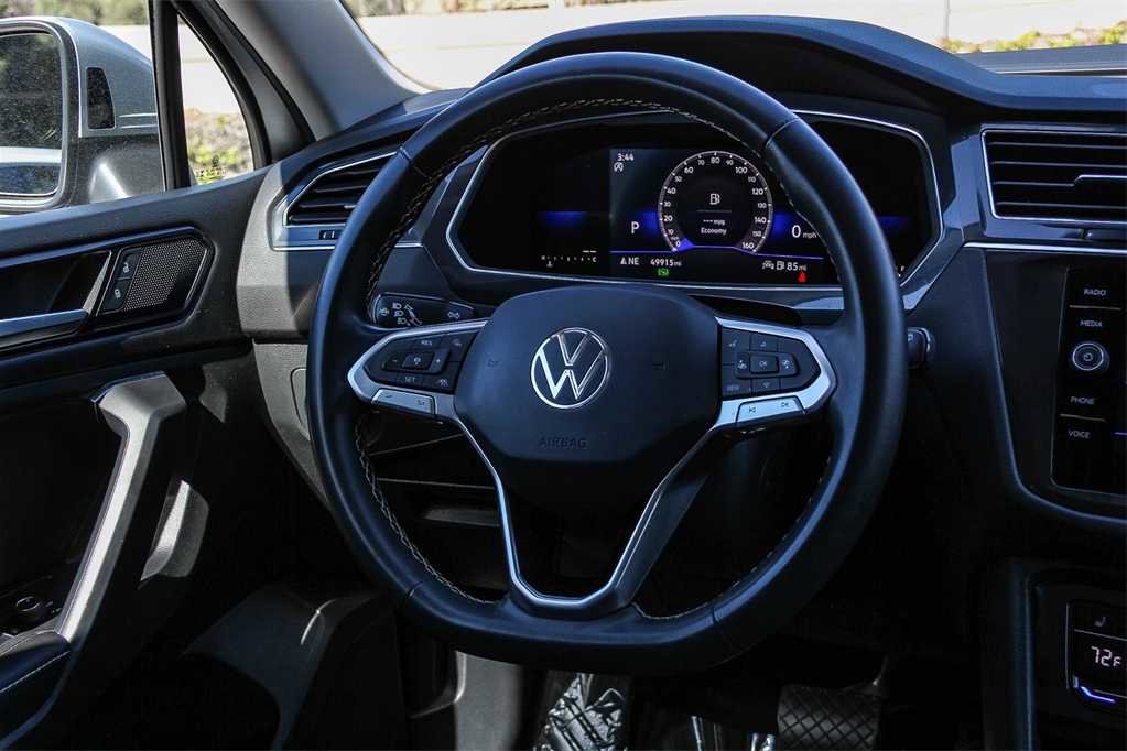 Used 2023 Volkswagen Tiguan SE image 14