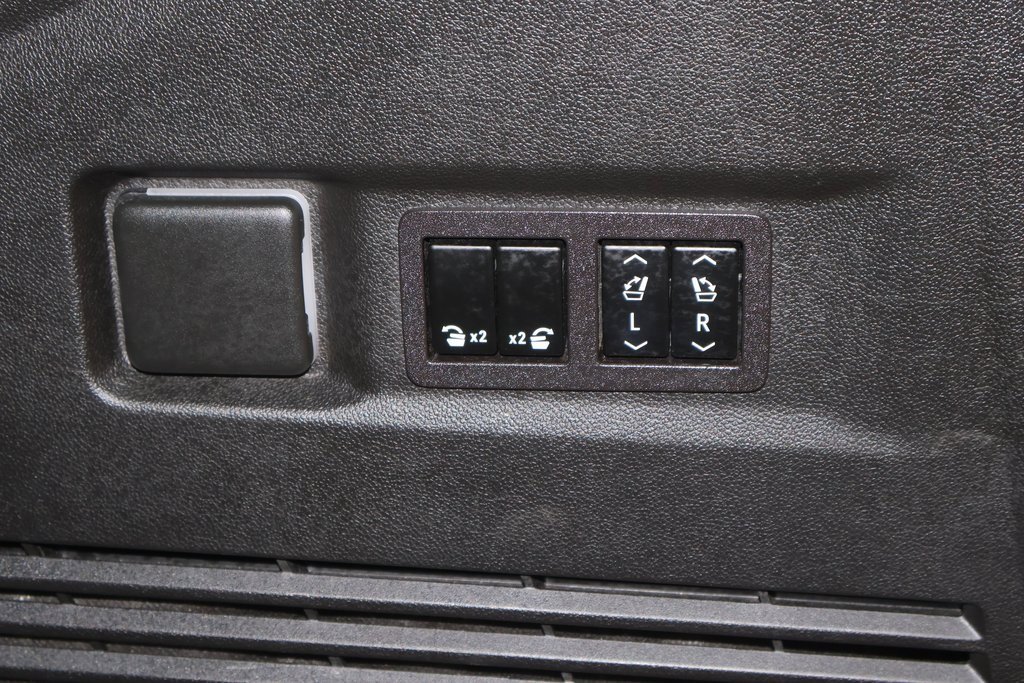 Used 2023 Chevrolet Tahoe High Country image 41