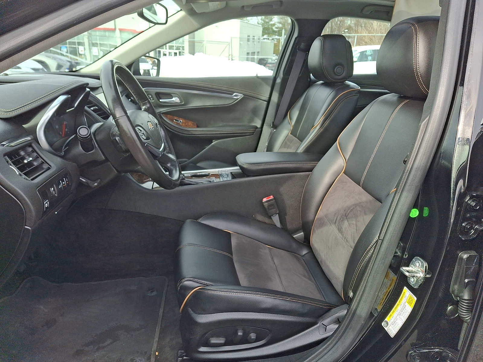 Used 2014 Chevrolet Impala LT w/ Premium Seating Package image 10