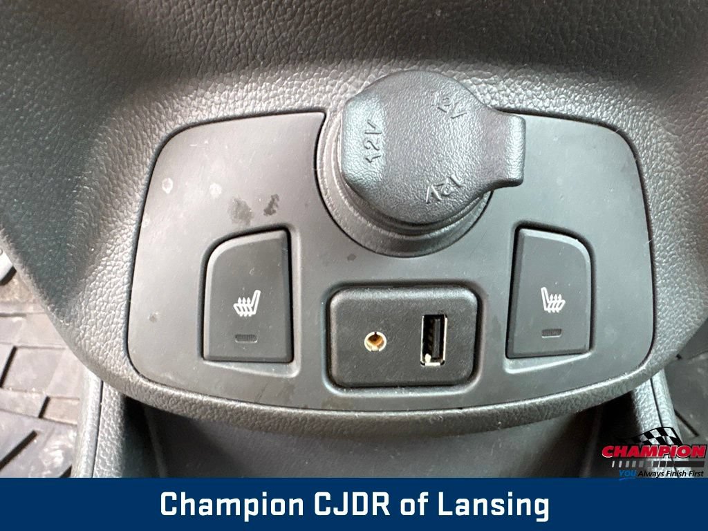 Used 2014 Chevrolet Spark LT FWD image 25