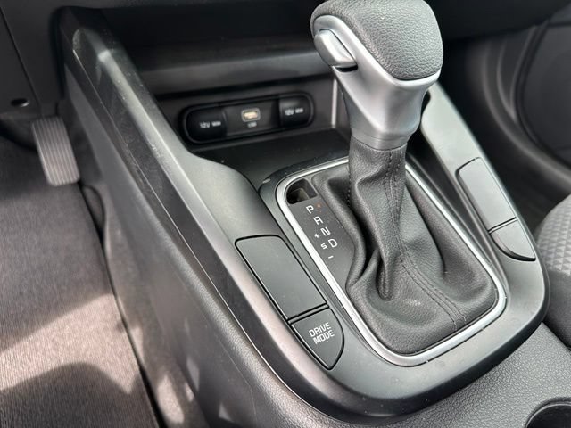 Used 2025 Kia Soul LX w/ LX Technology Package FWD image 19