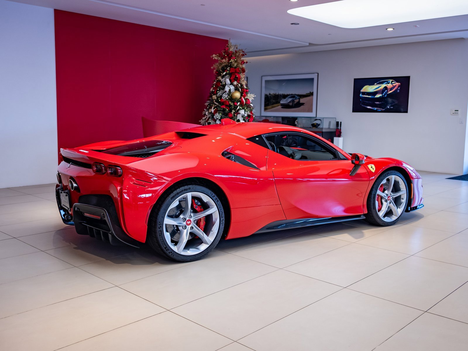 Used 2021 Ferrari SF90 Stradale image 6