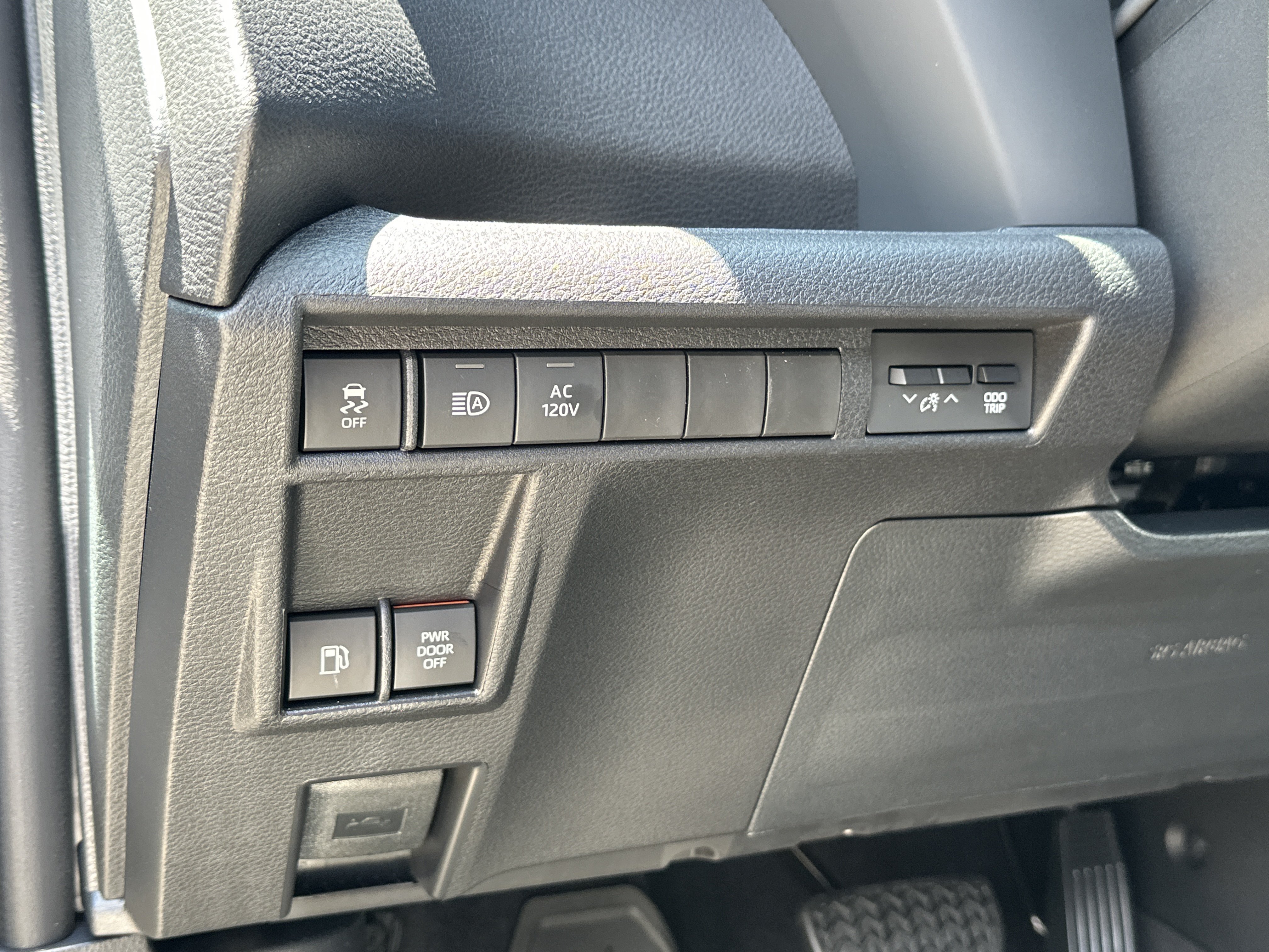 New 2026 Toyota Sienna Limited AWD/4WD image 16