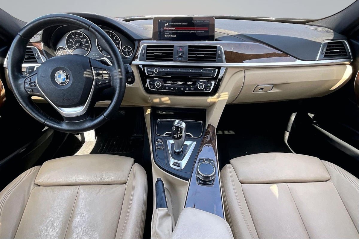 Used 2018 BMW 330e w/ Convenience Package RWD image 16