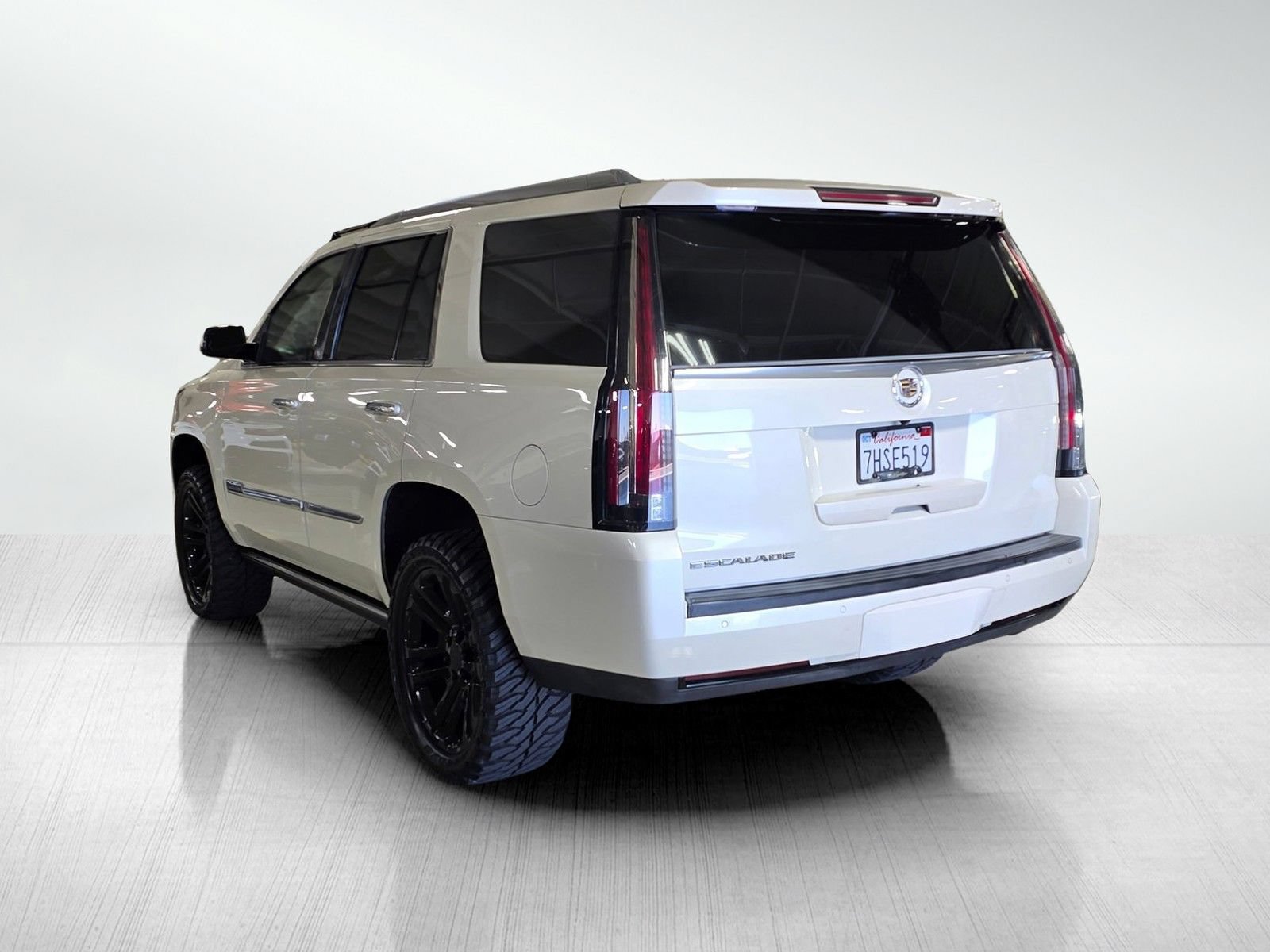 Used 2015 Cadillac Escalade Premium AWD/4WD image 5