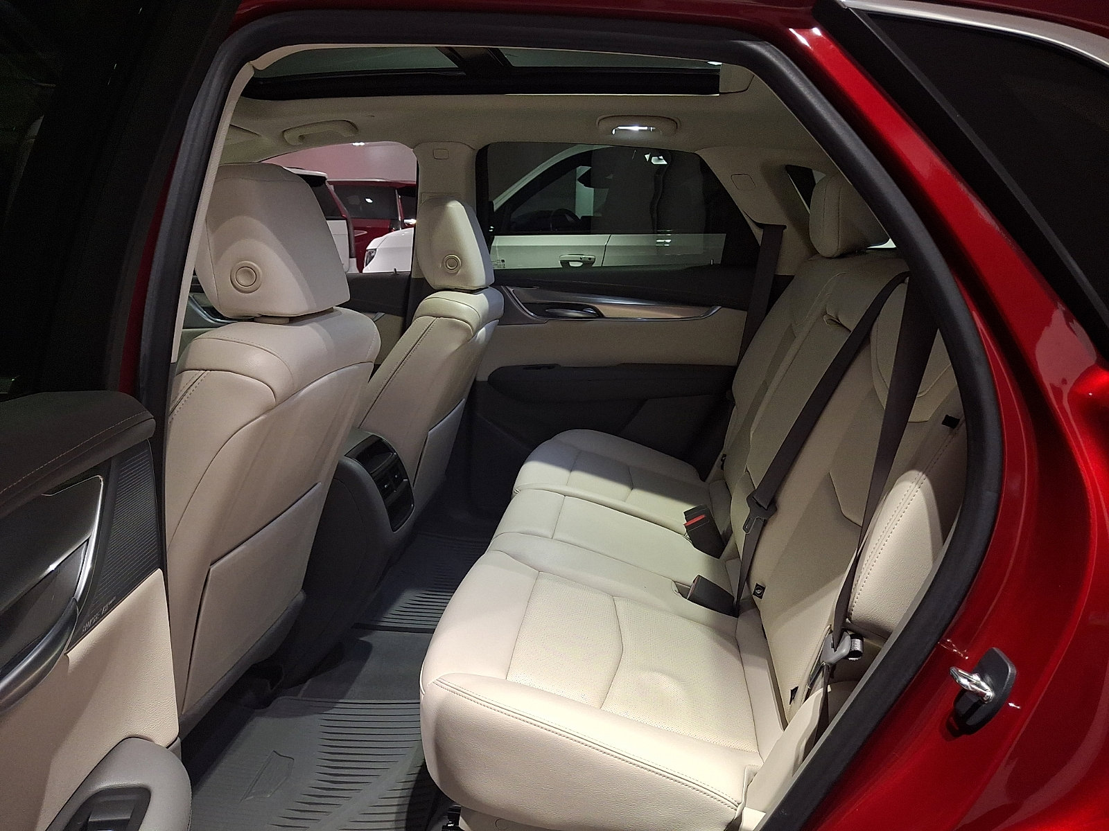 Certified 2023 Cadillac XT5 Premium Luxury AWD/4WD image 17