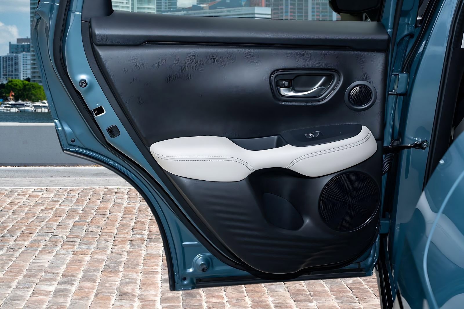 Certified 2024 Honda HR-V EX-L image 12