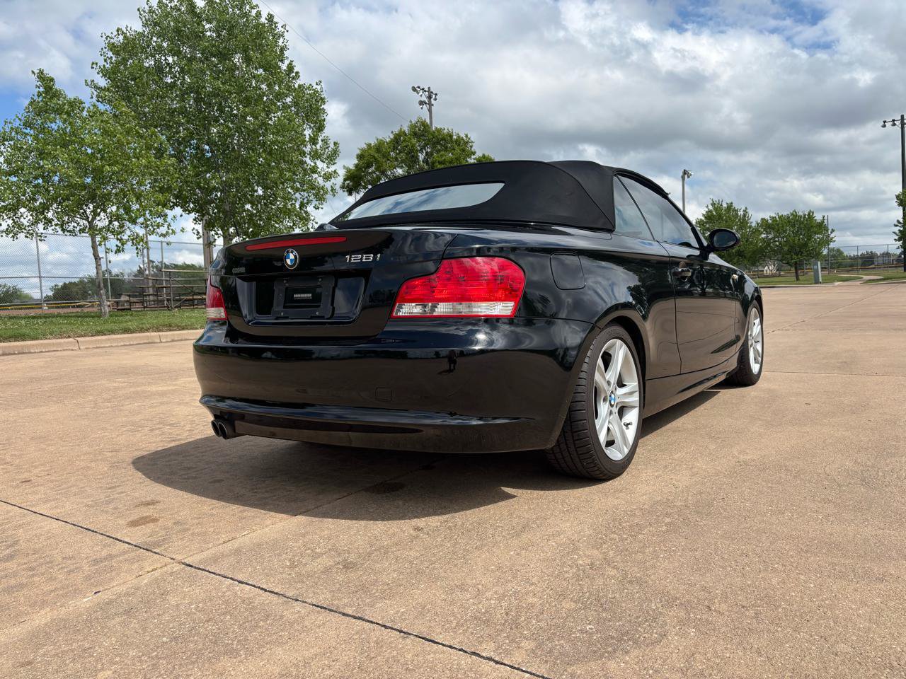 Used 2009 BMW 128i Convertible RWD image 36
