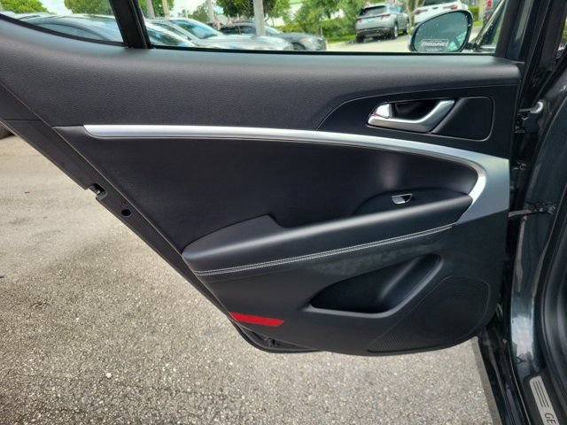 Certified 2023 Genesis G70 2.0T RWD image 7