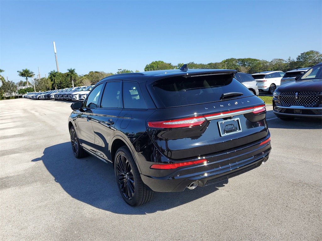 New 2026 Lincoln Corsair Premiere image 3