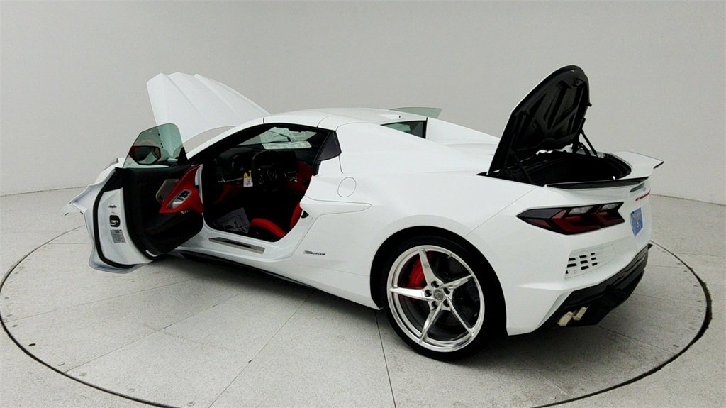 New 2025 Chevrolet Corvette E-Ray image 11