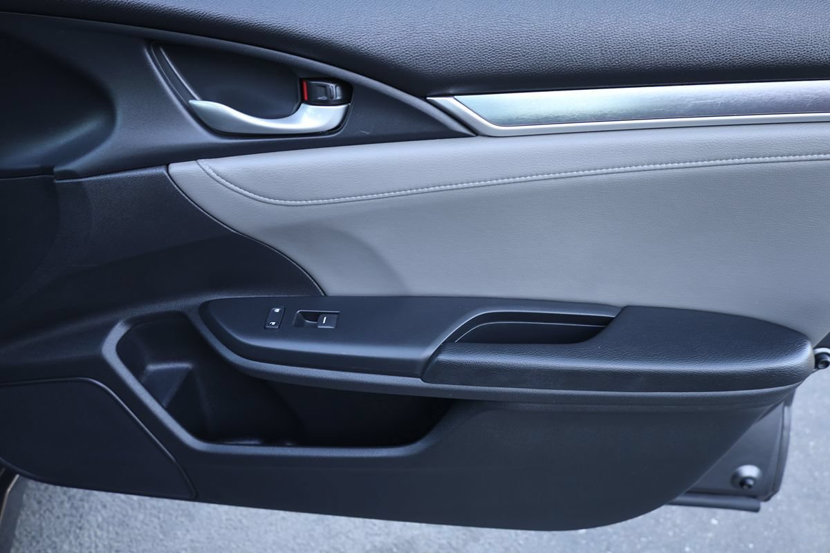 Used 2016 Honda Civic Touring image 14